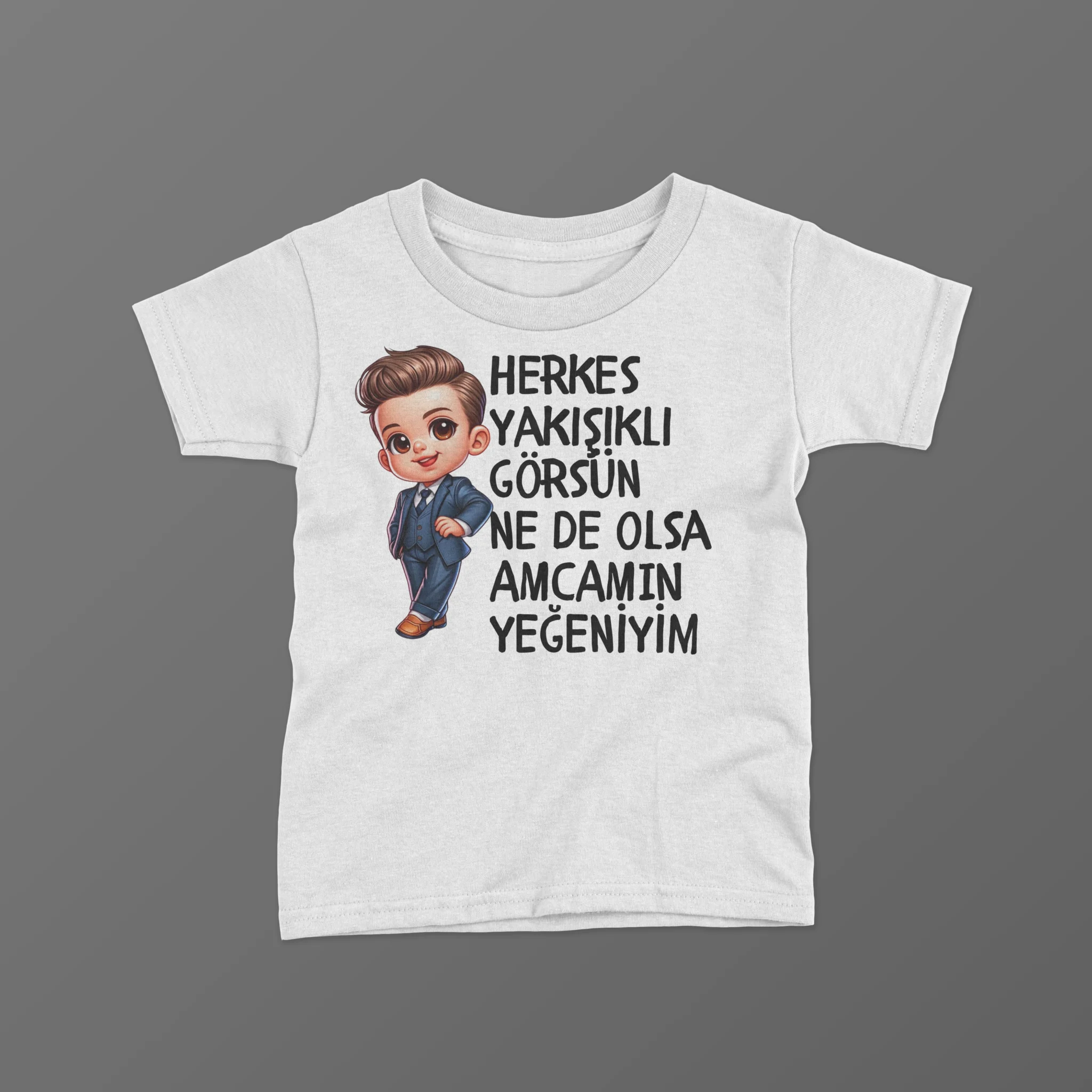 Herkes-Yakisikli-Gorsun-Ne-De-Olsa-Amcamin-Yegeniyim-Erkek-Cocuk-Baskili-Tisort-scaled-1-1.webp Herkes Yakışıklı Görsün Ne De Olsa Amcamın Yeğeniyim Erkek Çocuk Baskılı Tişört - Görsel 1