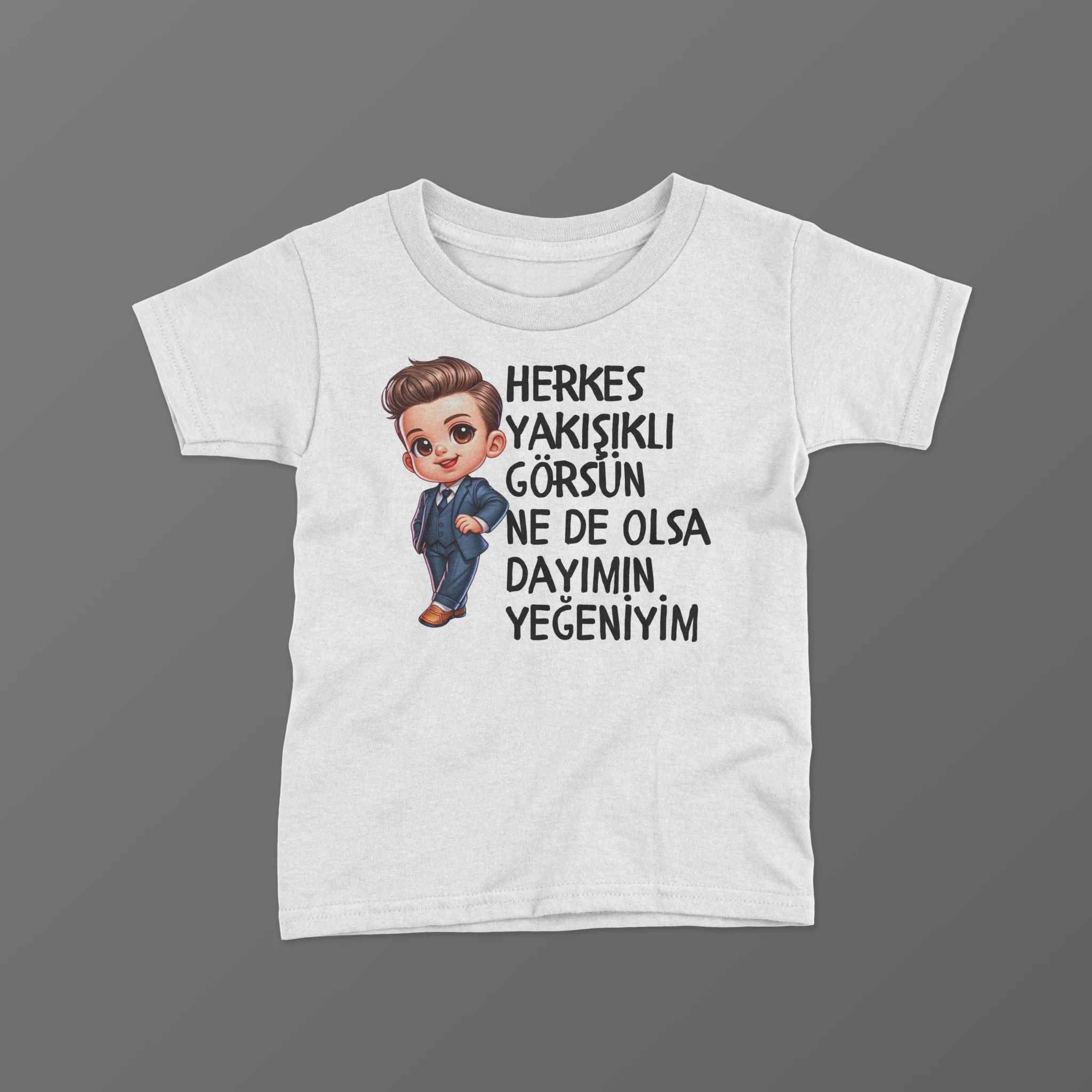 Herkes-Yakisikli-Gorsun-Ne-De-Olsa-Dayimin-Yegeniyim-Baskili-Tisort-scaled-1-1.webp Herkes Yakışıklı Görsün Ne De Olsa Dayımın Yeğeniyim Baskılı Tişört - Görsel 1