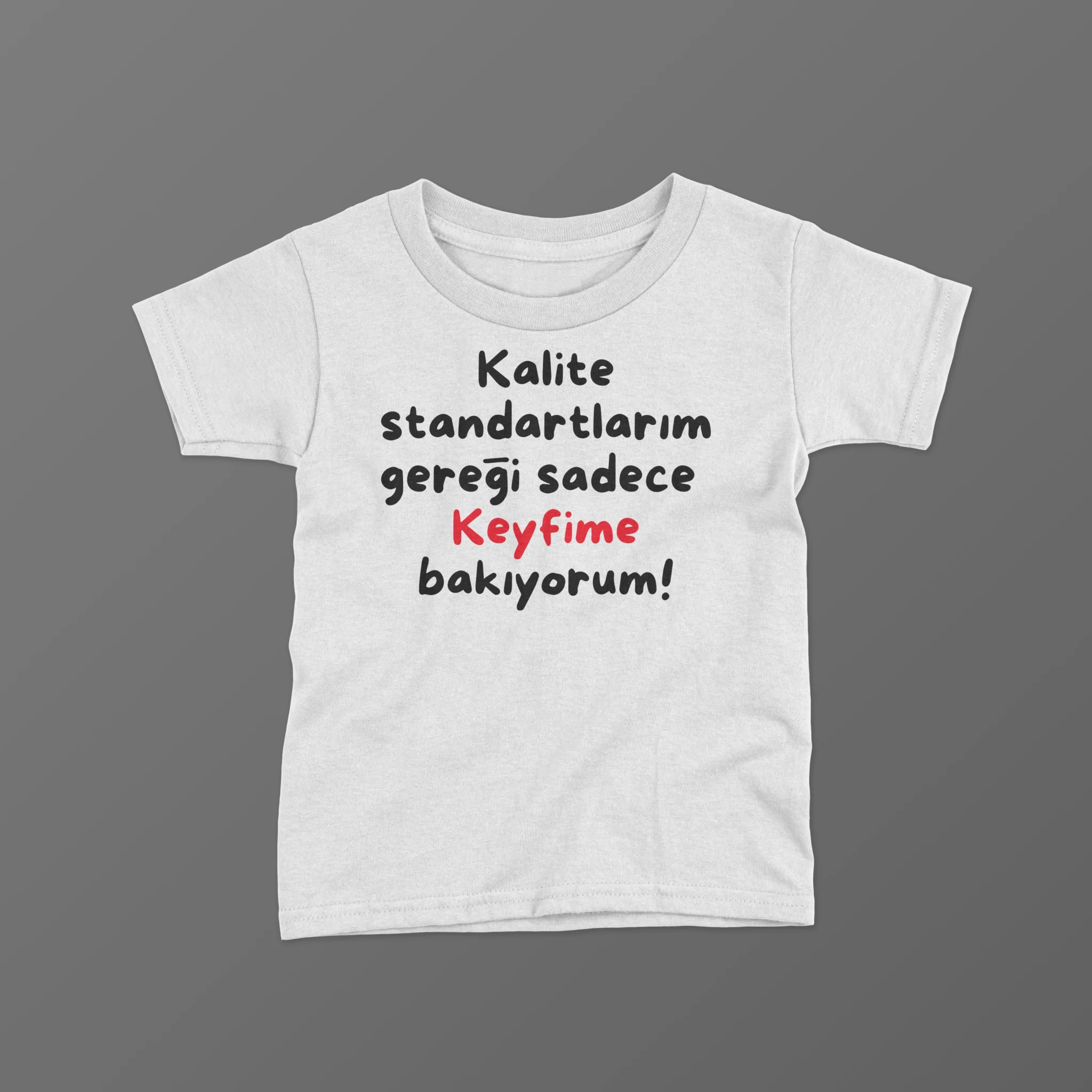 Kalite-Standartlarim-Geregi-Sadece-Keyfime-Bakiyorum-Baskili-Tisort-scaled-1-1.webp Kalite Standartlarım Gereği Sadece Keyfime Bakıyorum Baskılı Tişört - Görsel 1