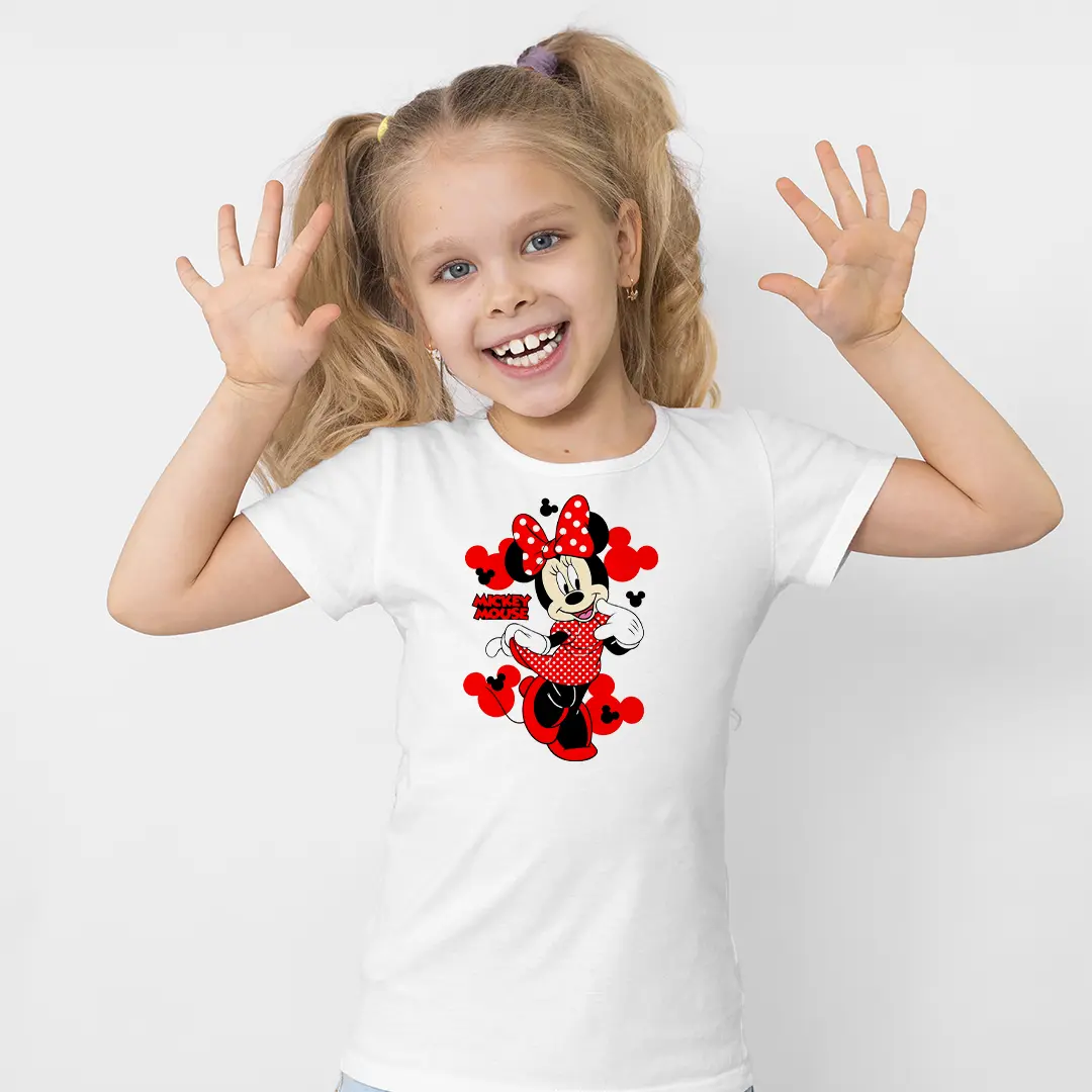 Minnie Mouse Kırmızı Elbiseli Baskılı Kız Çocuk Tişörtü – Disney Mickey Mouse Kalp Desenli Çocuk T-Shirt Minnie Mouse Kırmızı Elbiseli Baskılı Kız Çocuk Tişörtü - Görsel 1