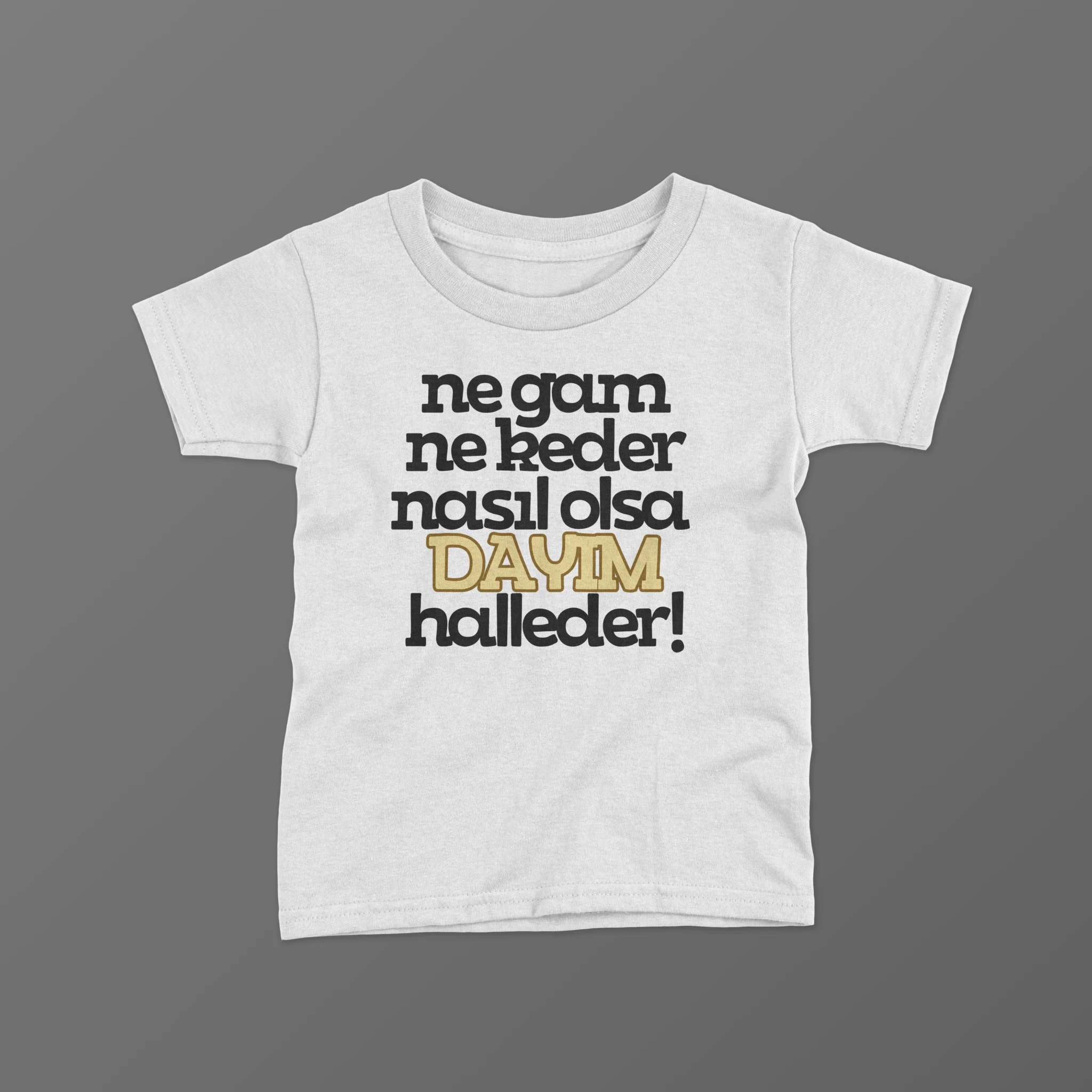 Ne-Gam-Ne-Keder-Nasil-Olsa-Dayim-Halleder-Duz-Baskili-Tisort-scaled-1-1.webp Ne Gam Ne Keder Nasıl Olsa Dayım Halleder Düz Baskılı Tişört - Görsel 1