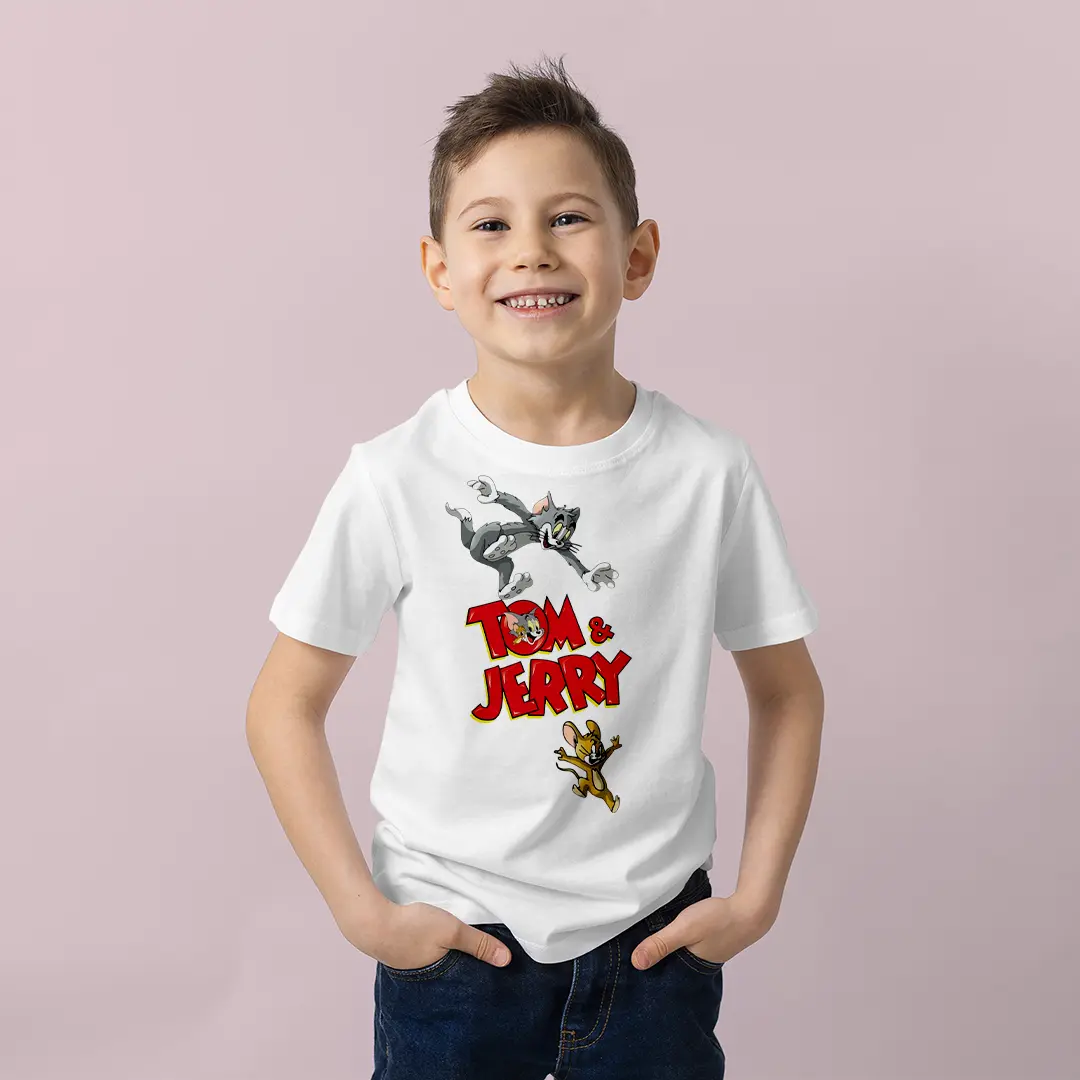 Tom ve Jerry Kovalamaca Baskılı Çocuk Tişörtü – Klasik Karikatür Aksiyon Desenli Erkek Çocuk T-Shirt Tom ve Jerry Kovalamaca Baskılı Çocuk Tişörtü - Görsel 1