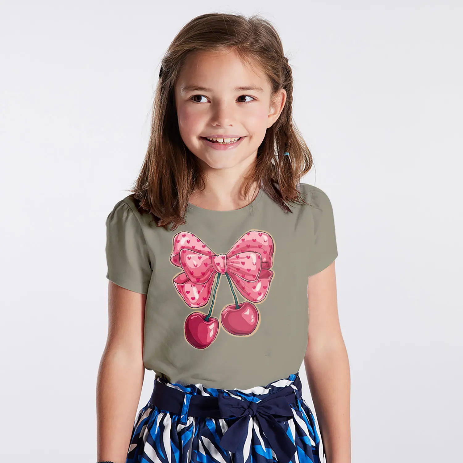 Büyük Pembe Fiyonk ve Kalpli Kiraz Figürlü Baskılı Kız Çocuk Tişörtü