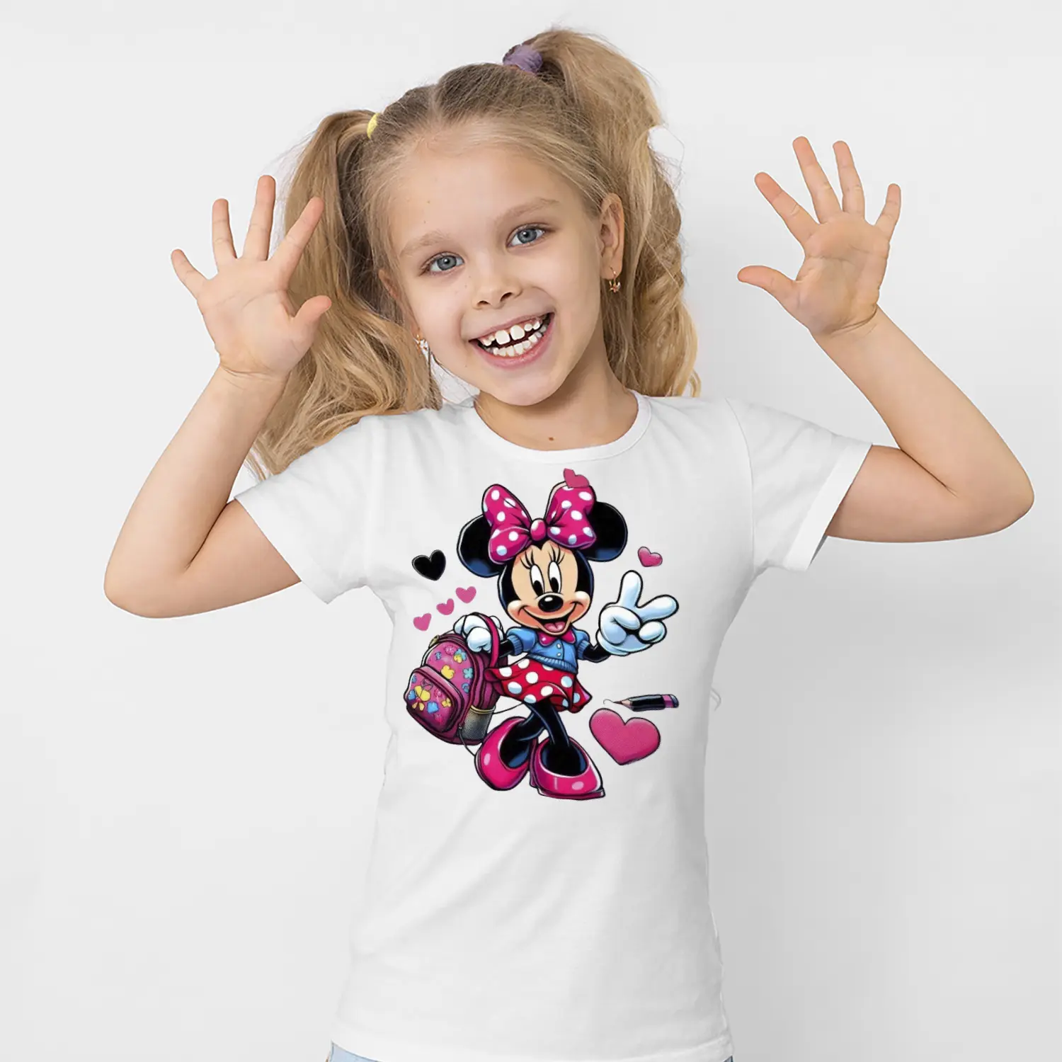 Çantalı Fiyonklu Yuvarlak Kulaklı Fare Karikatür Kalpli Baskılı Kız Çocuk Tişörtü