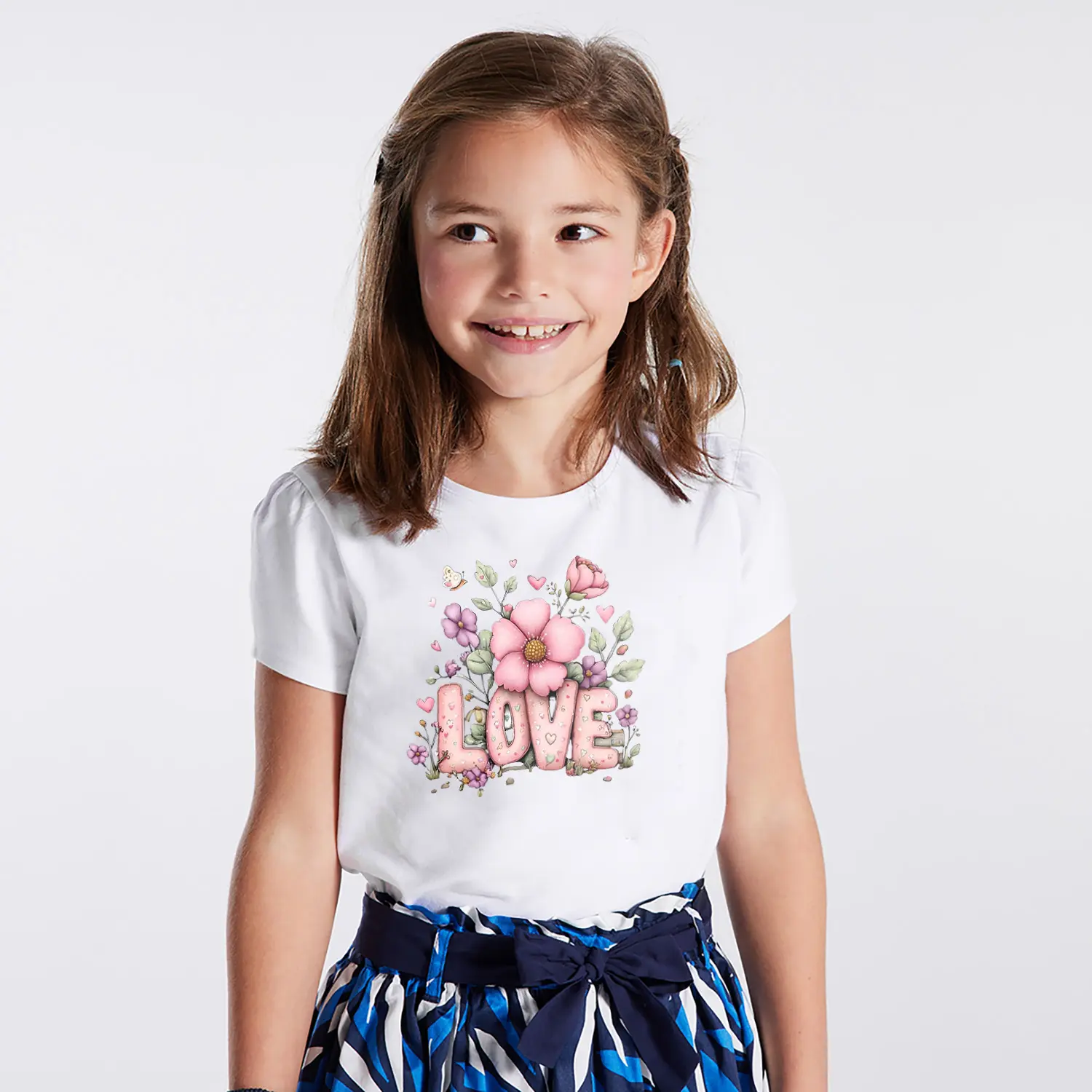 Çiçekli Kalpli Love Yazılı Baskılı Kız Çocuk Tişörtü