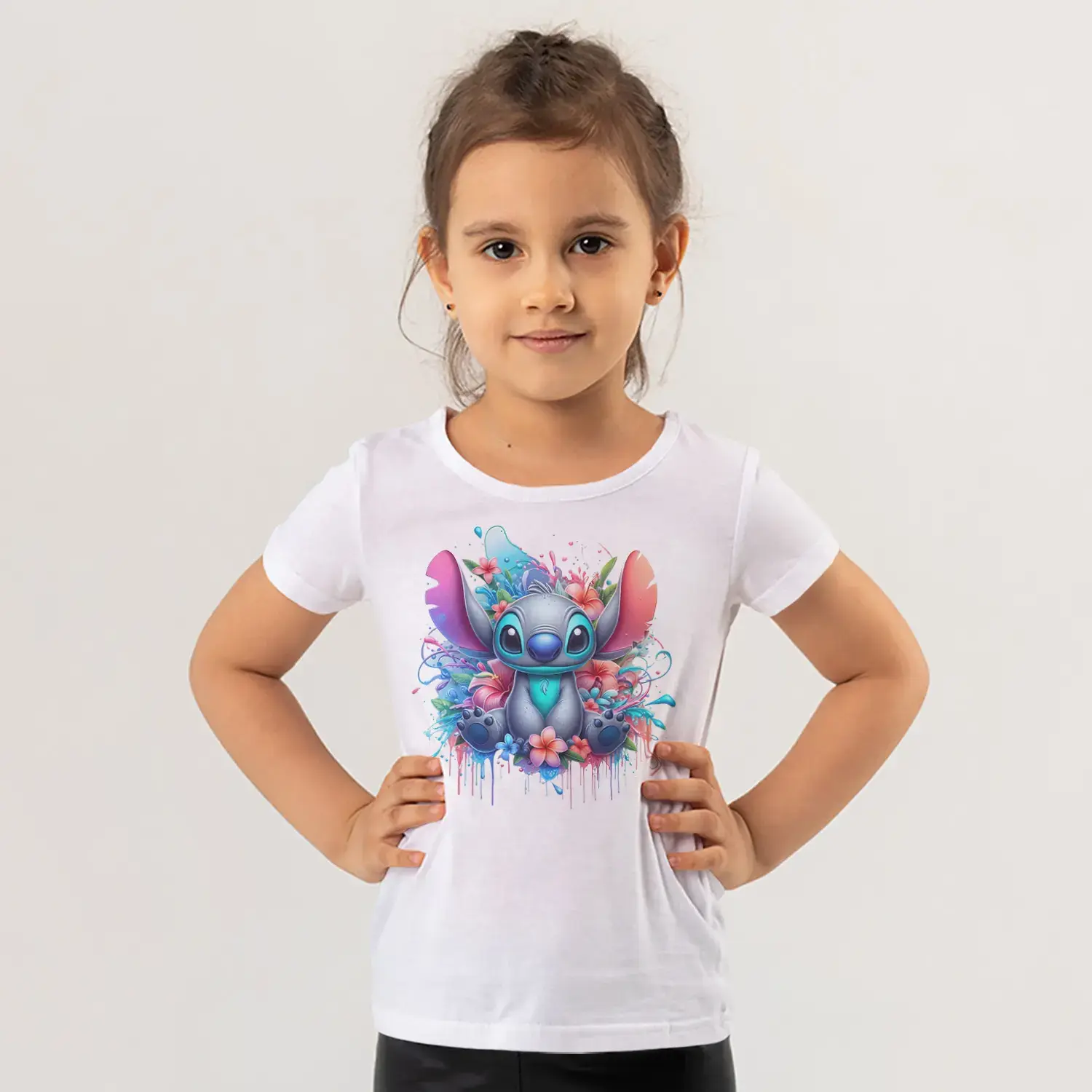 Çiçekli Mavi Büyük Kulaklı Sevimli Uzaylı Yaratık Suluboya Baskılı Kız Çocuk Tişörtü