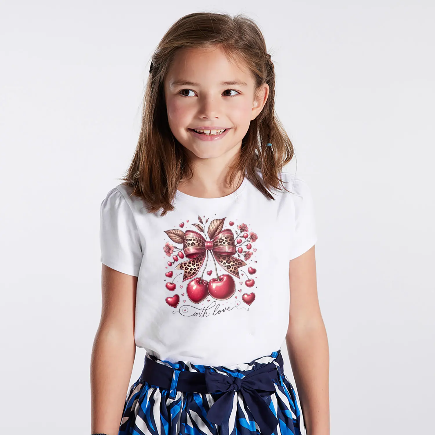 Leopar Desenli Fiyonk ve Kalpli Kiraz With Love Yazılı Baskılı Kız Çocuk Tişörtü