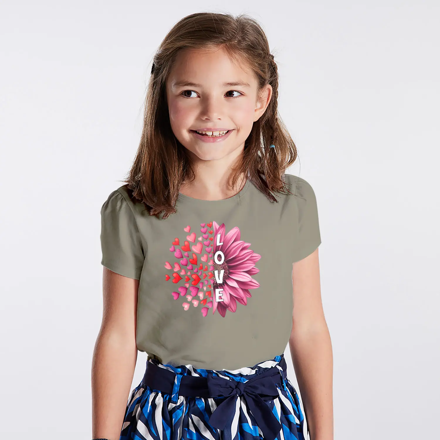 Pembe Çiçek ve Kalpli Love Yazılı Baskılı Kız Çocuk Tişörtü