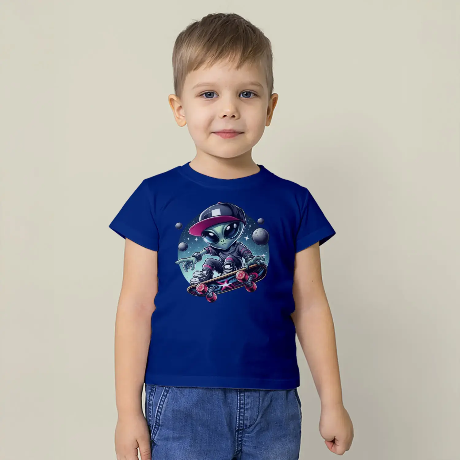 Uzaylı Kaykayda Uzay Temalı Baskılı Erkek Çocuk Tişört