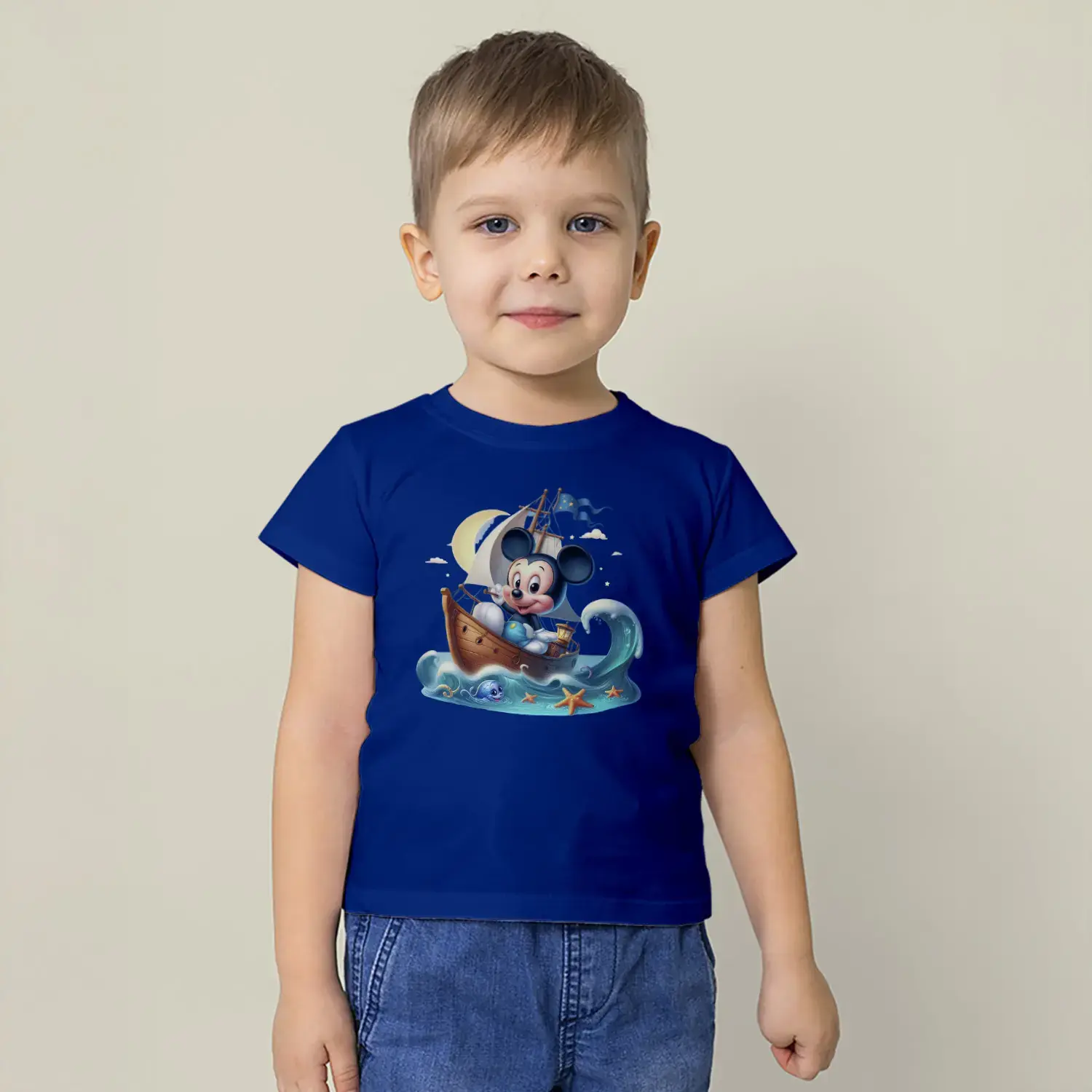 Yuvarlak Kulaklı Çizgi Film Karakteri Yelkenli Baskılı Erkek Çocuk Tişört